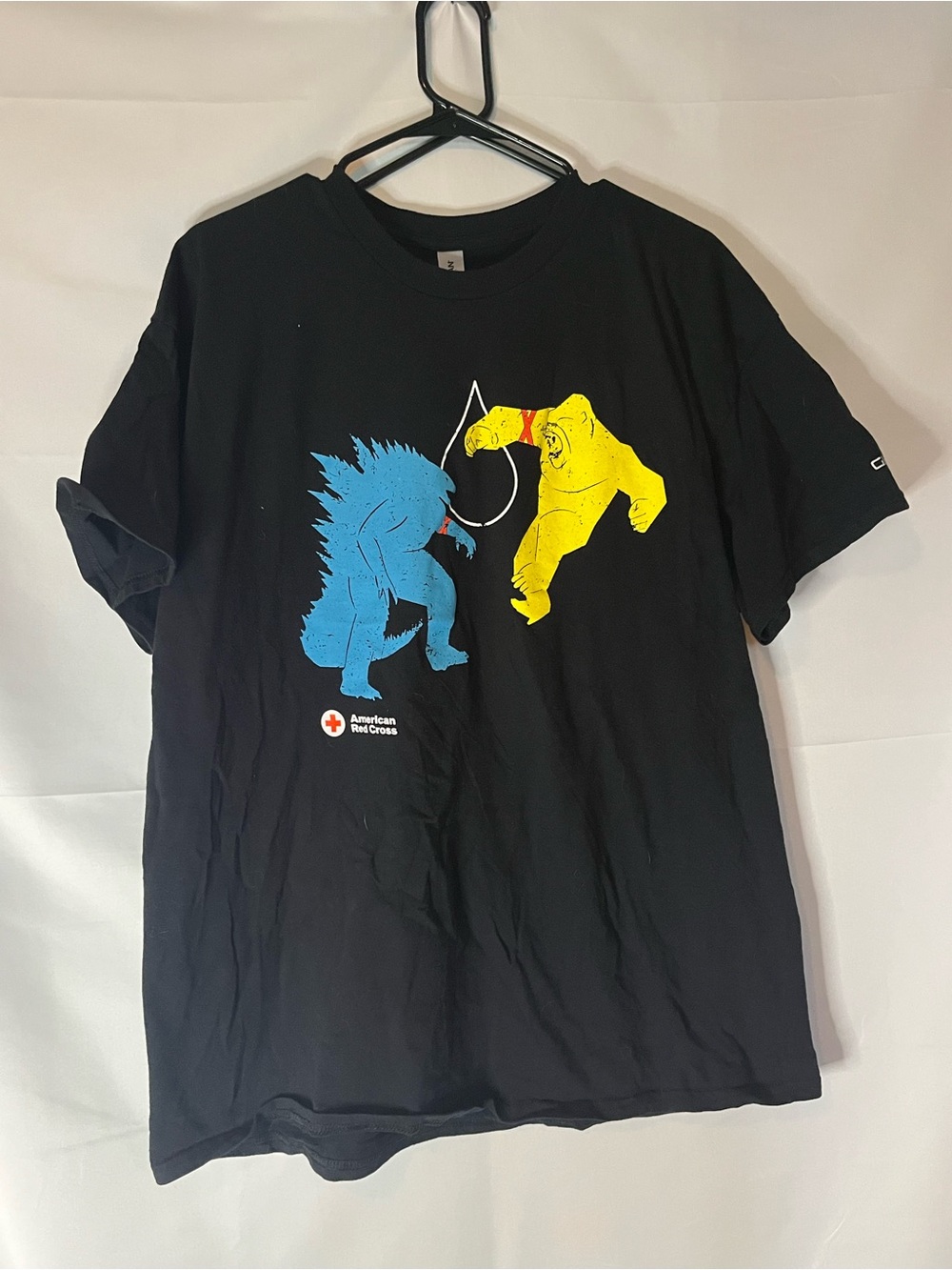 Gildan graphic T Res Cross Promo Godzilla vs King Kong